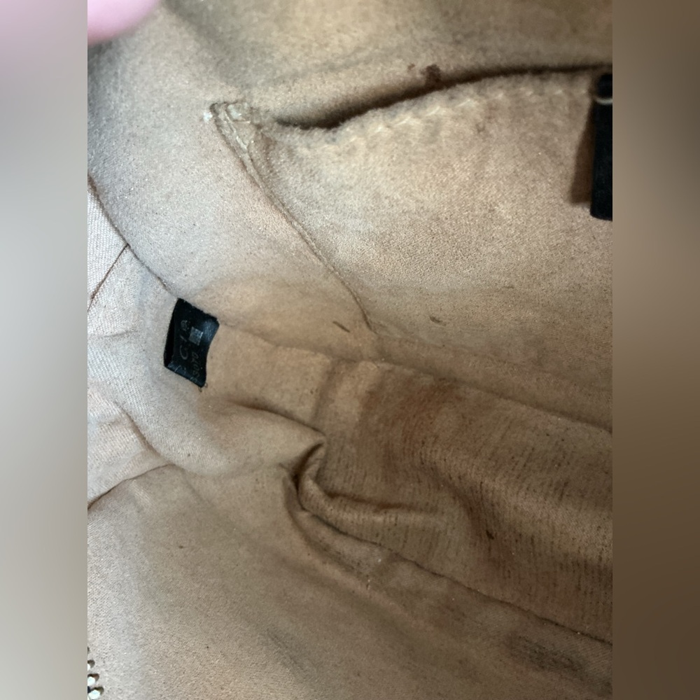 Gucci Black Chevron Crossbody with Gold Accents - Picture 11 of 16